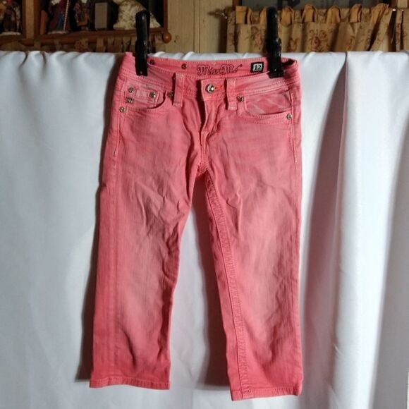 Miss Me capris  - Picture 1 of 6